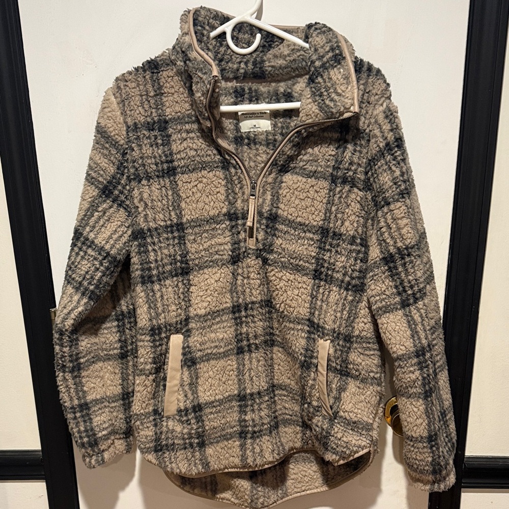 Abercrombie & Fitch Plaid Sherpa Hoodie - Tan and Black